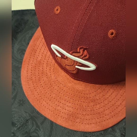 Rare Miami Heat Suede Brim Snapback - Picture 4 of 13